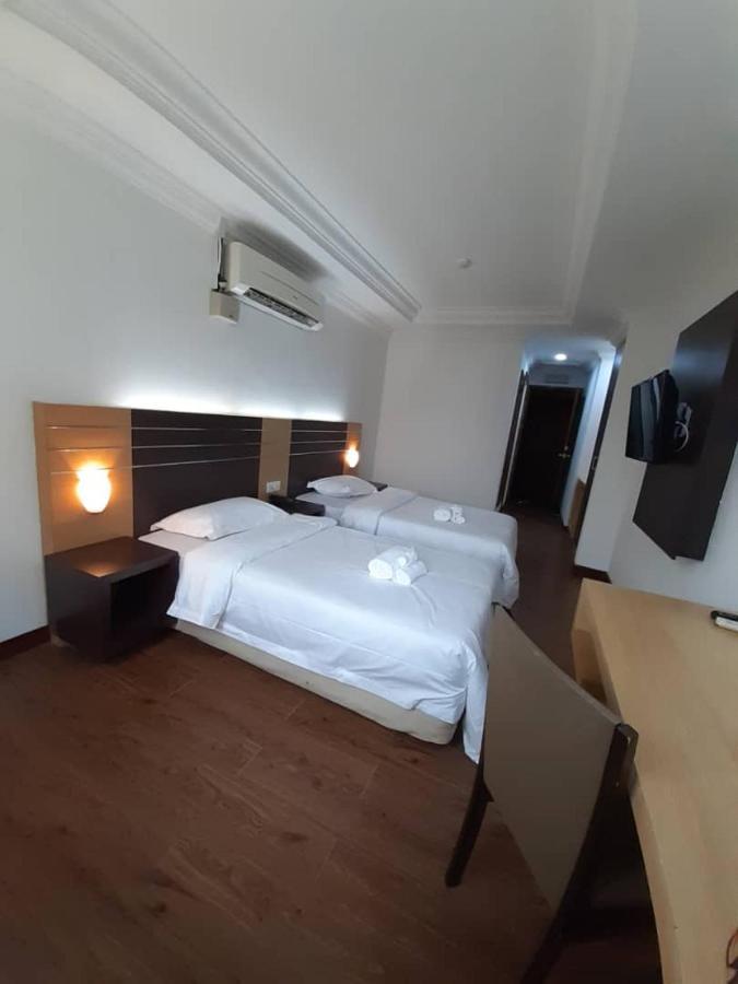 Sara Hotel Labuan Exteriör bild