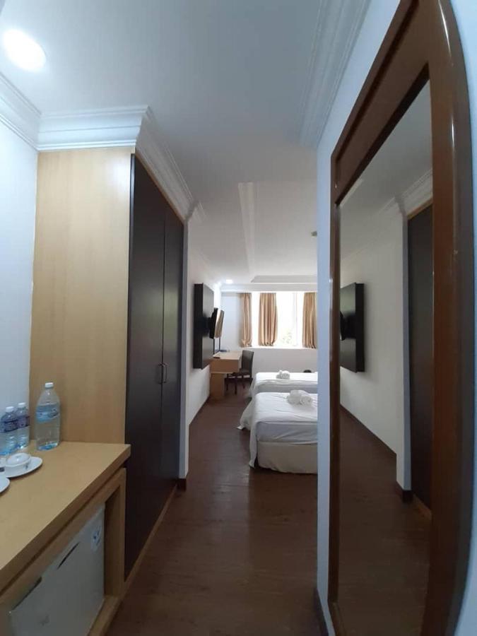 Sara Hotel Labuan Exteriör bild