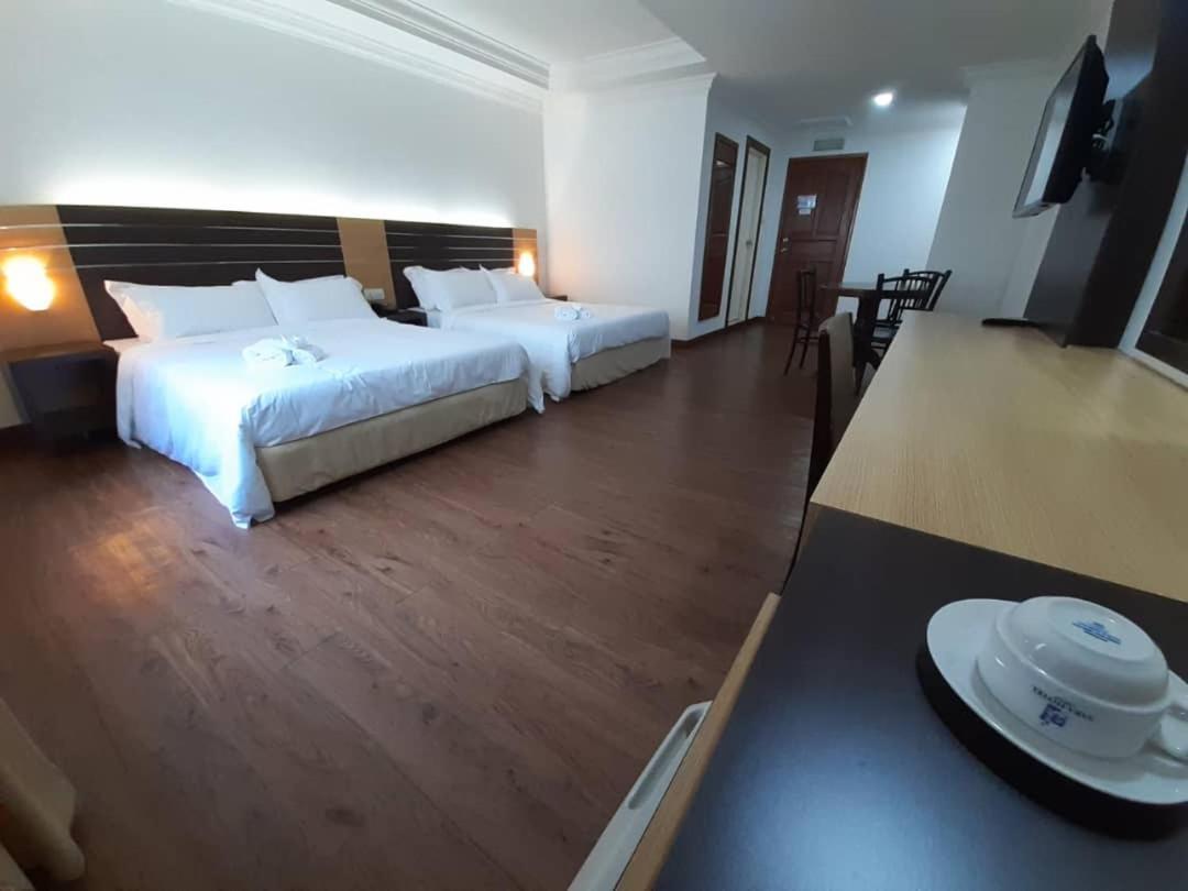 Sara Hotel Labuan Exteriör bild